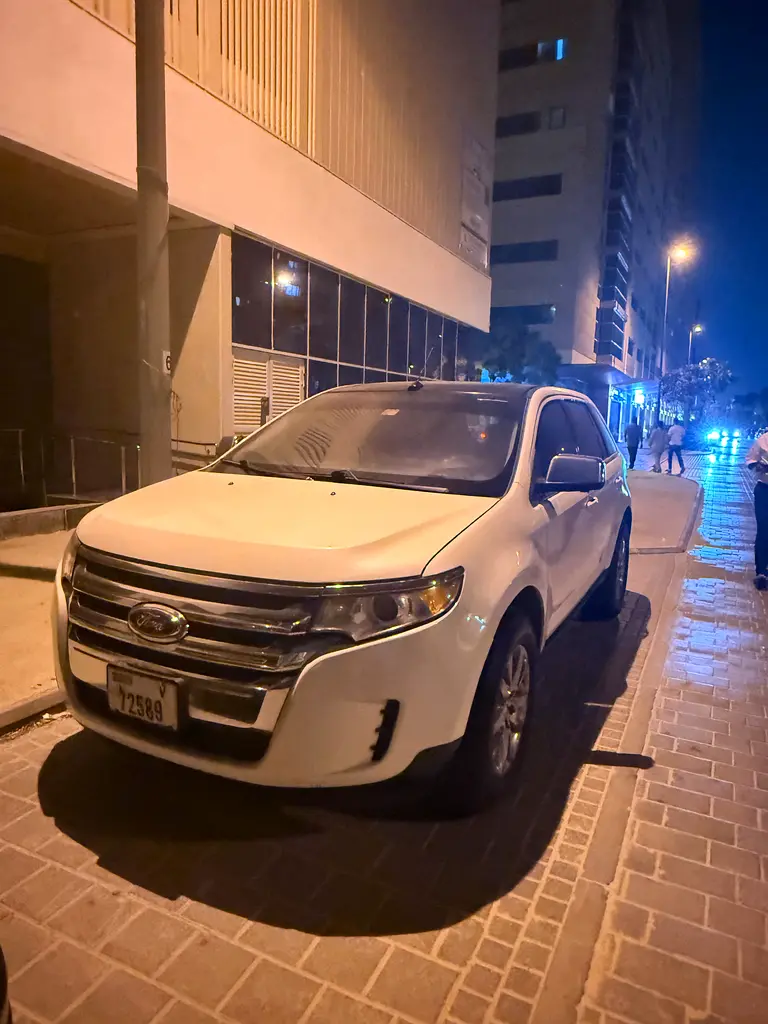 Ford Edge 2013 — photo 1 of 10