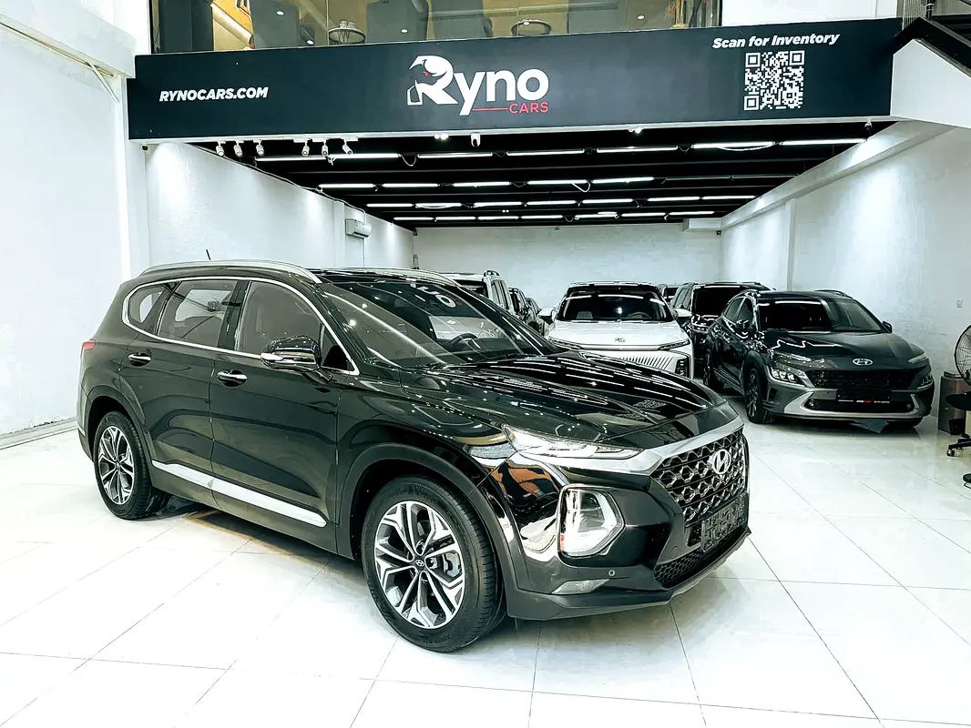 Hyundai Santa Fe 2020 — photo 1 of 19