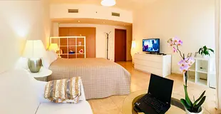 Premium Master Bedroom | En-Suite | Steps from DIFC  Metro
