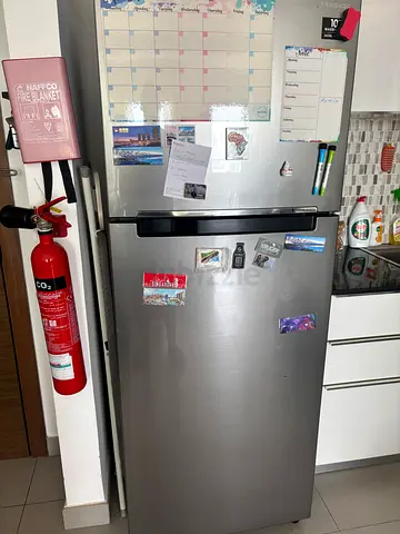 Used dual fridge feeezer in excellent working condition