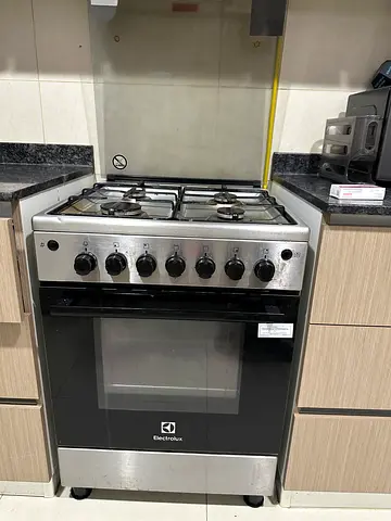 Electrolux freestanding gas cooker with oven - good condition