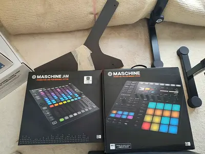 Native Instrument Maschine MK3 + Maschine Jam + Combo stand - New condition.