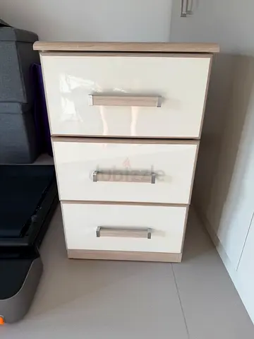 Small chest of drawers
