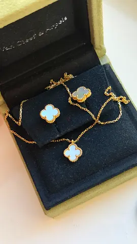 VCA earrings and pendant necklace and matching earrings set (mother-of-pearl)