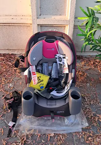 كرسي اطفال مناسب لجميع الأعمار مريح ISOFX  For sale top brand car seat