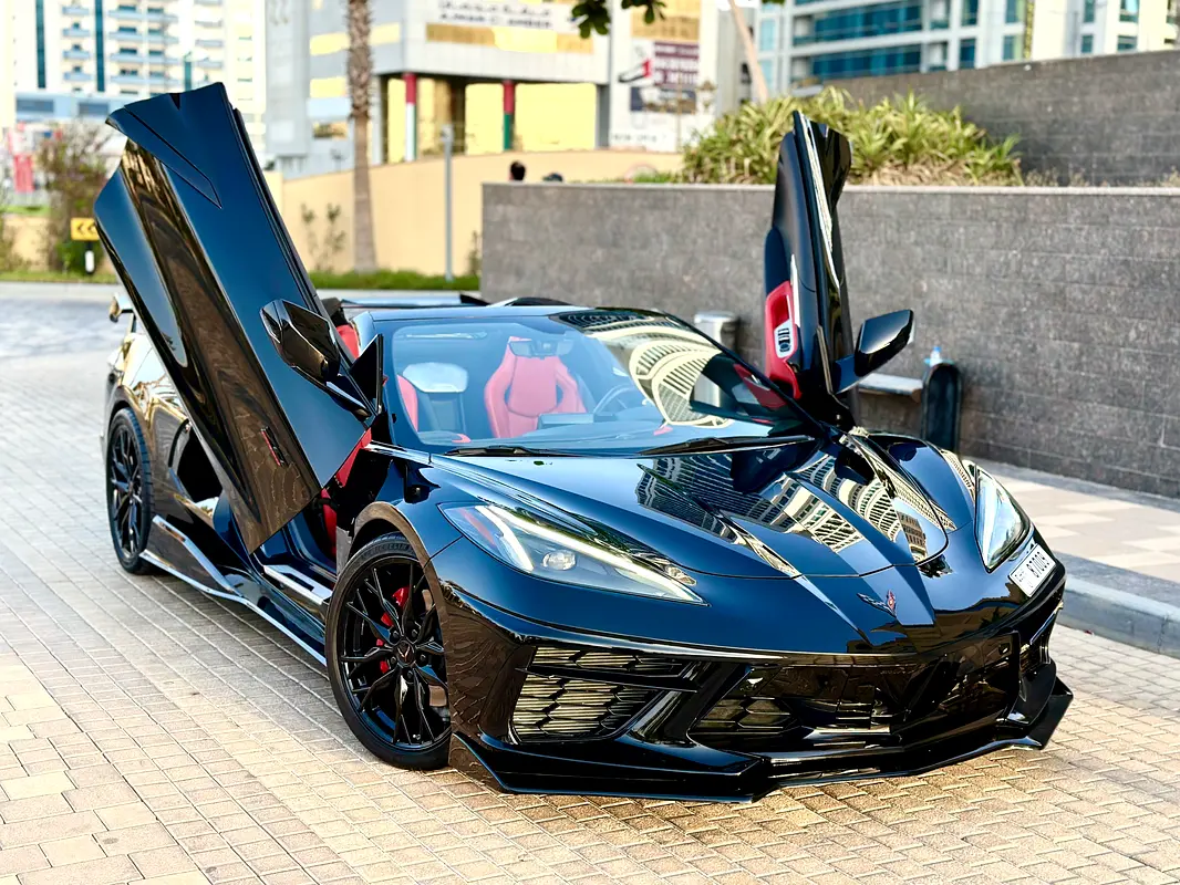 Chevrolet Corvette 2023 — photo 1 of 11