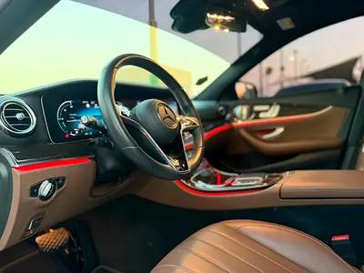Mercedes-Benz E-Class E 300, миниатюра 12