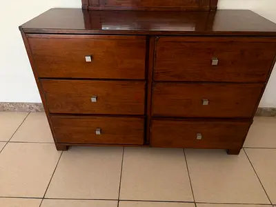 Solid Wood 6-Drawer Dresser / Chest with nice mirror in Good Condition