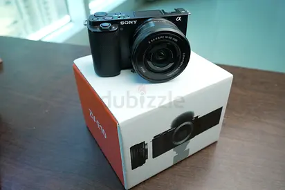Sony ZV-E10 Mirrorless Camera - Barely Used, Very Good Condition with original box and receipt