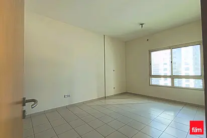 Close to metro|Unfurnished| Well Maintained|Vacant