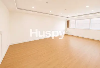 Mid Floor | Fitted | Near Metro