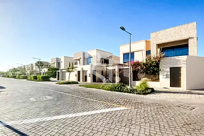 5BR Type 7 | Prime Location | Close To The Beach!