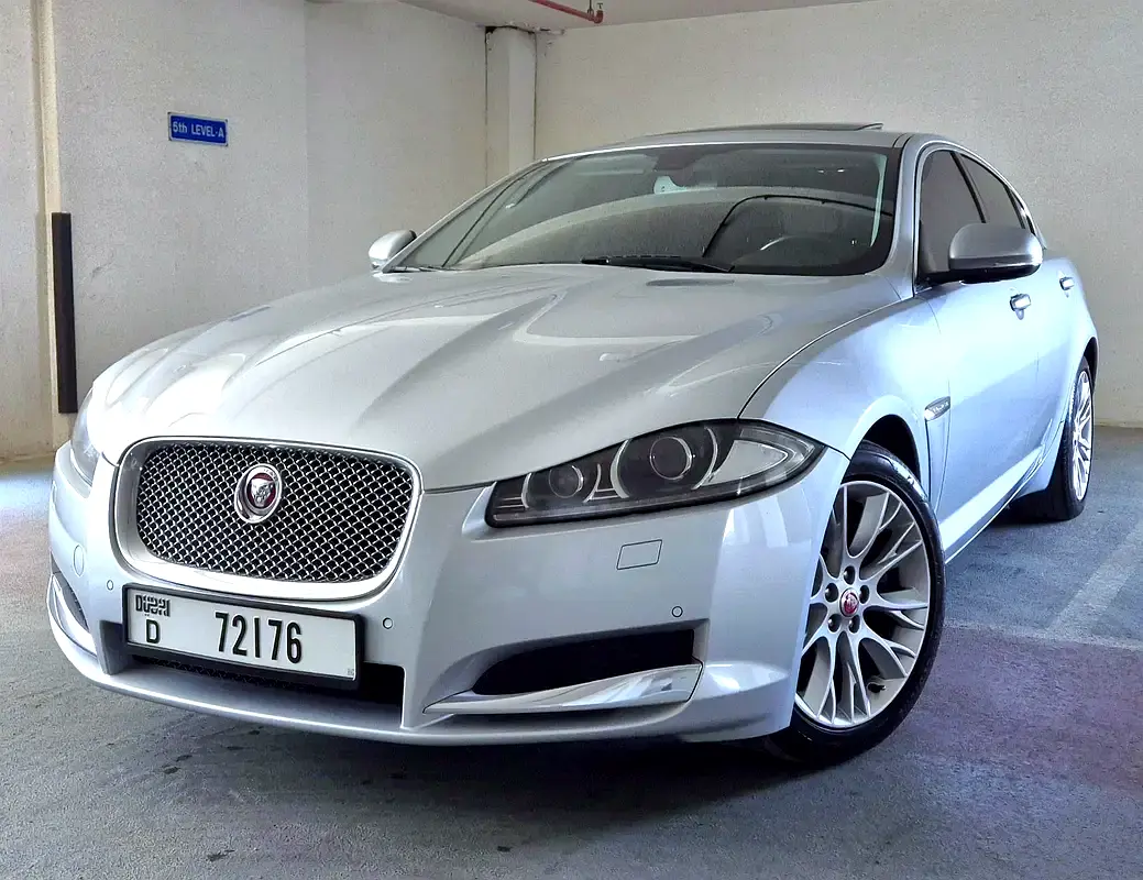 Jaguar XF 2015 — photo 1 of 18