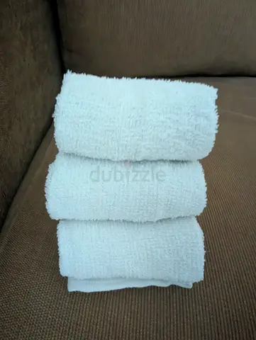 Set of 6 White Cotton Hand Towels - Gently Used