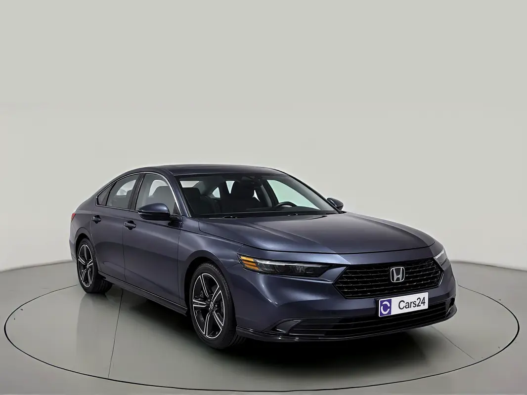 Honda Accord 2023 — photo 1 of 13