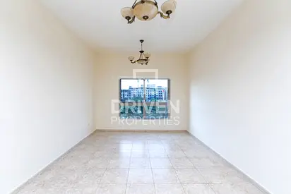 Spacious Layout | Bright Unit | Ready to move in