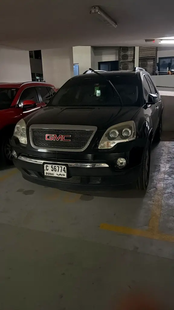 GMC Acadia 2011 — photo 1 of 5