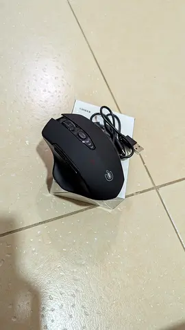 Used ergonomic wireless/wired gaming mouse with USB dongle
