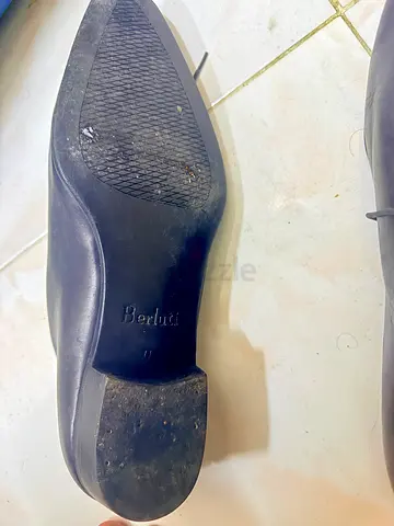 Berluti black leather mens dress shoes - used
