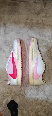 Travis Scott Pink