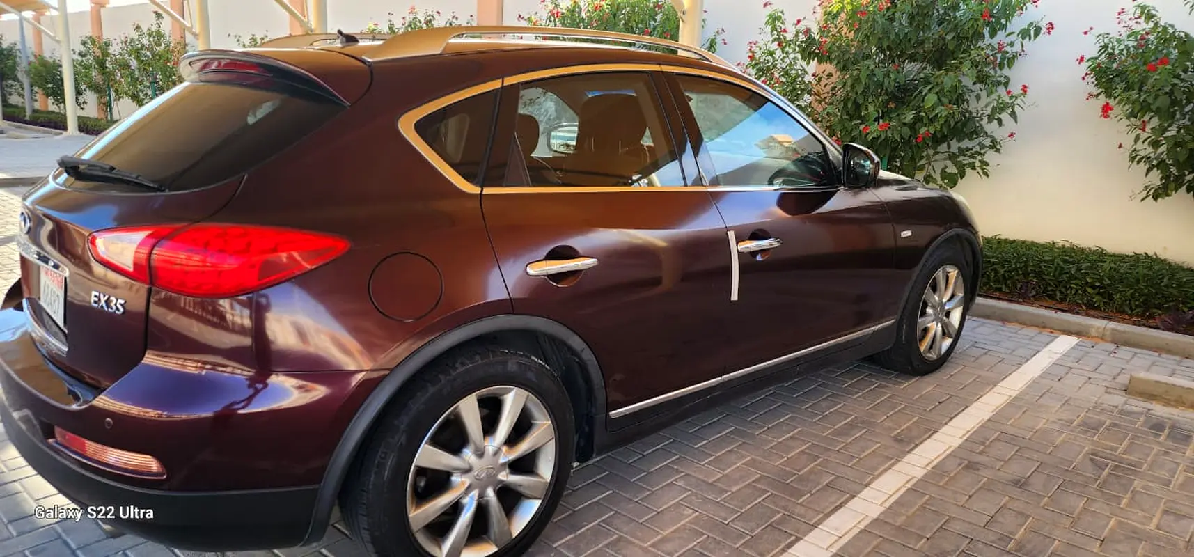 Infiniti EX35 2011 — photo 1 of 11