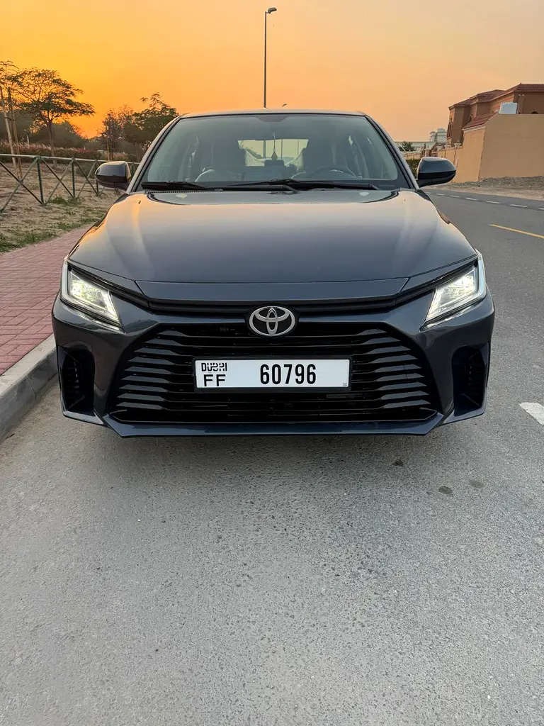 Toyota Yaris 2024 — photo 1 of 11