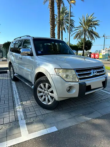 Mitsubishi Pajero GLS 2011 GCC Specs