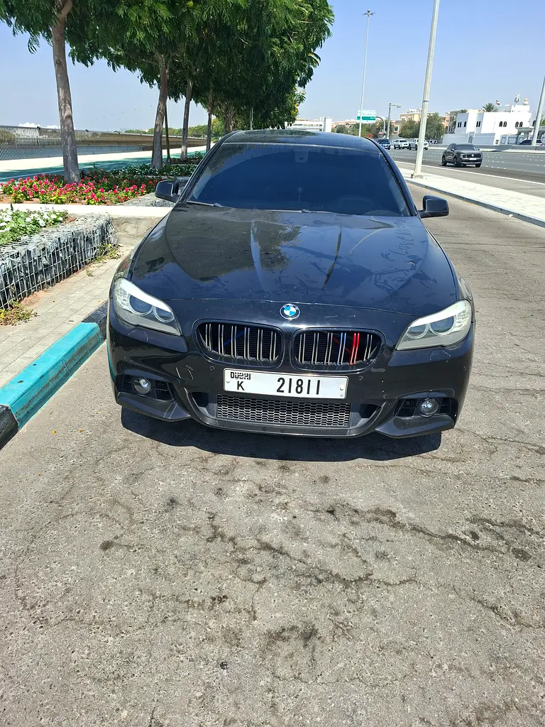 BMW 5-Series 2012 — photo 1 of 10