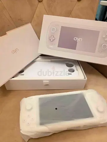 جهاز ألعاب محمول Odin 2 بنظام Android 13 ومواصفات قوية 512GB