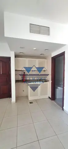 NO DEPOSIT ONLY LAST UNIT IDEAL LOCATION STUDIO CENTRAL AC JUST IN 23K