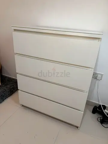 IKEA white 4-drawer dresser - Good condition