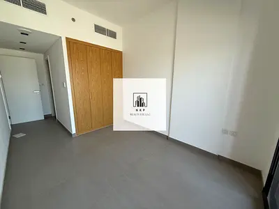 Specious luxury apartment for rent