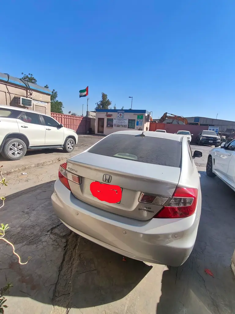 Honda Civic 2012 — photo 1 of 4