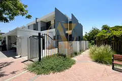 Corner | Single Row | Private Garden | Huge Layout