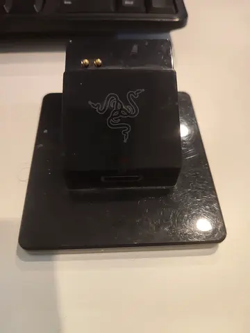 Razer wireless headset charging dock / stand (used)
