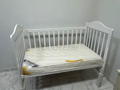 White Wooden Baby Crib with Mattress — Good Condition
