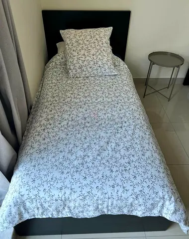 Single bed available in perfect condition