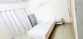 Furnished room for couple in Family Apartment