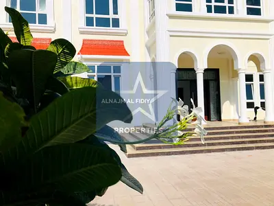 Magnificent beauty I Elegant and massive 8BR all ensuite I Best price