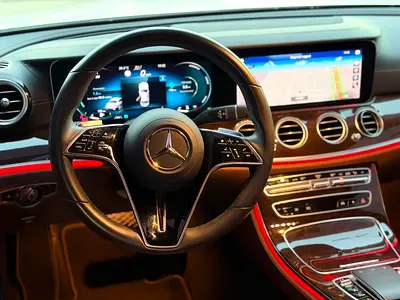 Mercedes-Benz E-Class E 300, миниатюра 14
