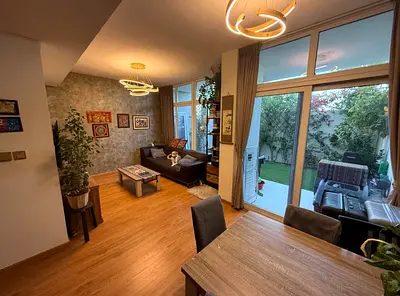 FULLY UPGRADED & FUNISHED | SINGLE ROW | PRIME LOCATION
