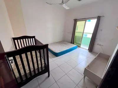 سكن عائلي - مساحه كبيره - صاله منفصله - بلكونه - تكيف مركزي - صيانه فري