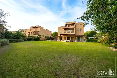 Corner | Big Plot | Close to Amenities