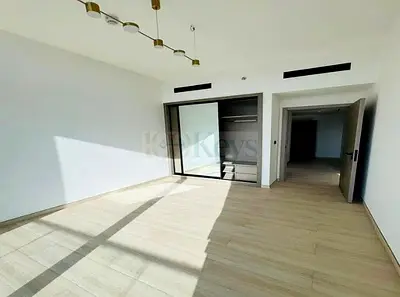 PREMIUM LIVING | CLOSE KITCHEN | LARGE LAYOUT | BALCONY