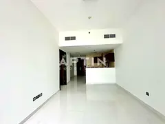 Elegant 1BR Apartment | Balcony | Community Amenities