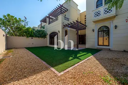 Middle Unit | Single Row | Vacant | Park View