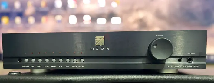 Simaudio Moon integrated Amplifier