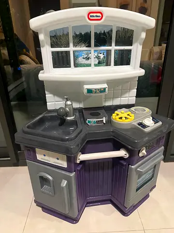 Play Kitchen - Good Condition