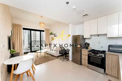 Vacant | Furnished | Community View