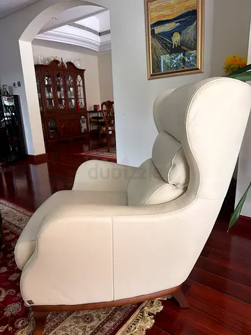 The One four pieces Cream Leather Curved Chaise Lounge – Comfortable Single Recliner